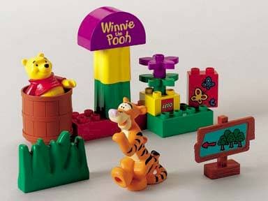 LEGO sættet Pooh and Tigger Play Hide and Seek