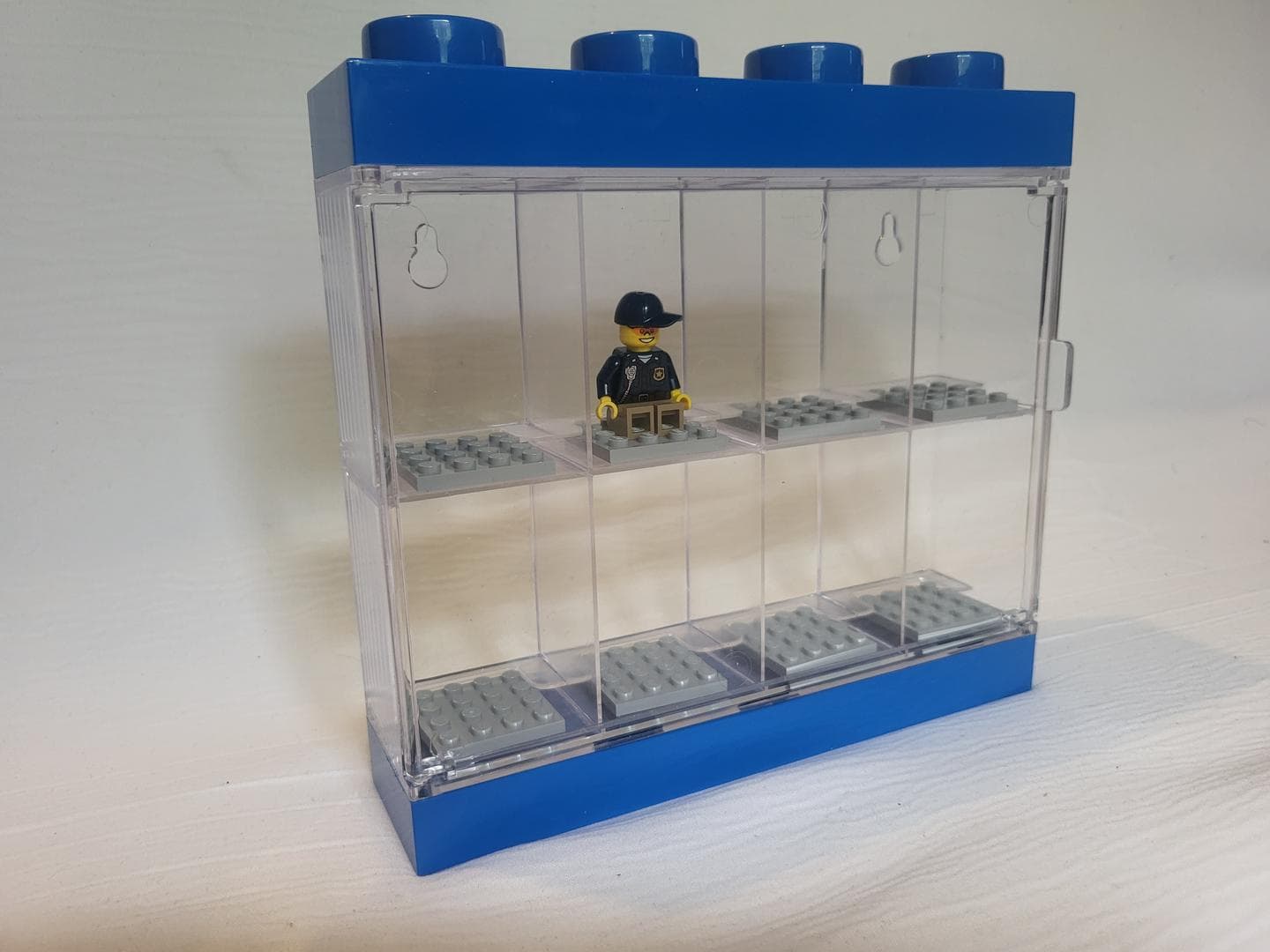 LEGO sættet Minifigure Display Case 8 (Blue)