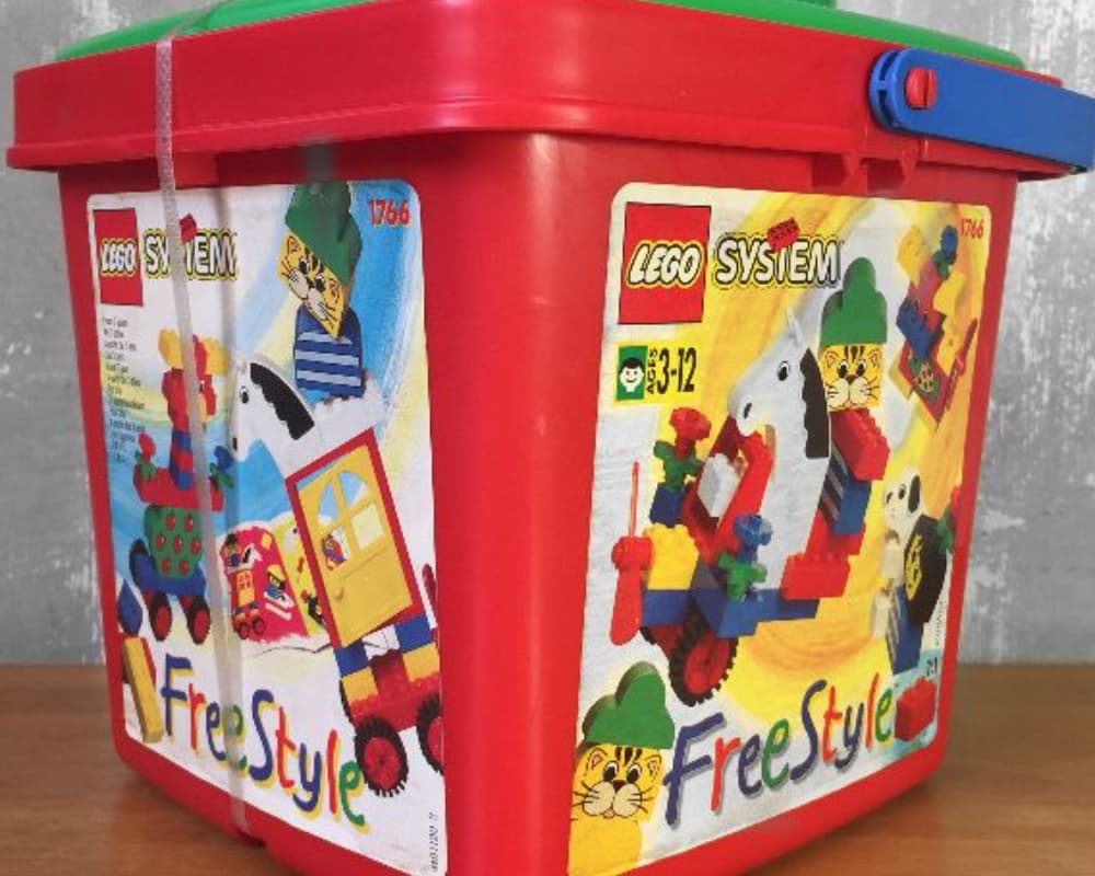 LEGO sættet Small Freestyle Bucket