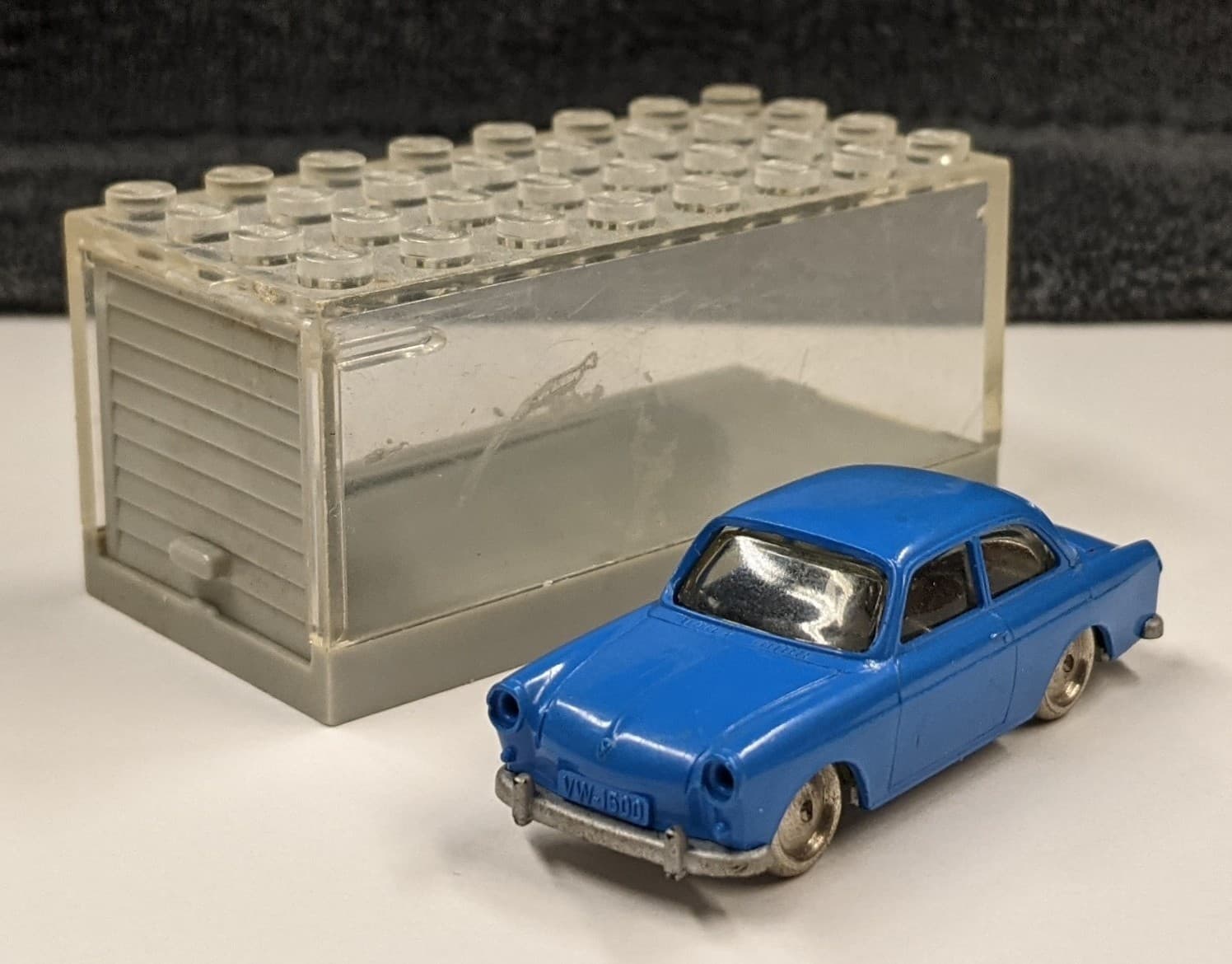 LEGO sættet 1:87 VW 1500 Limousine with Garage