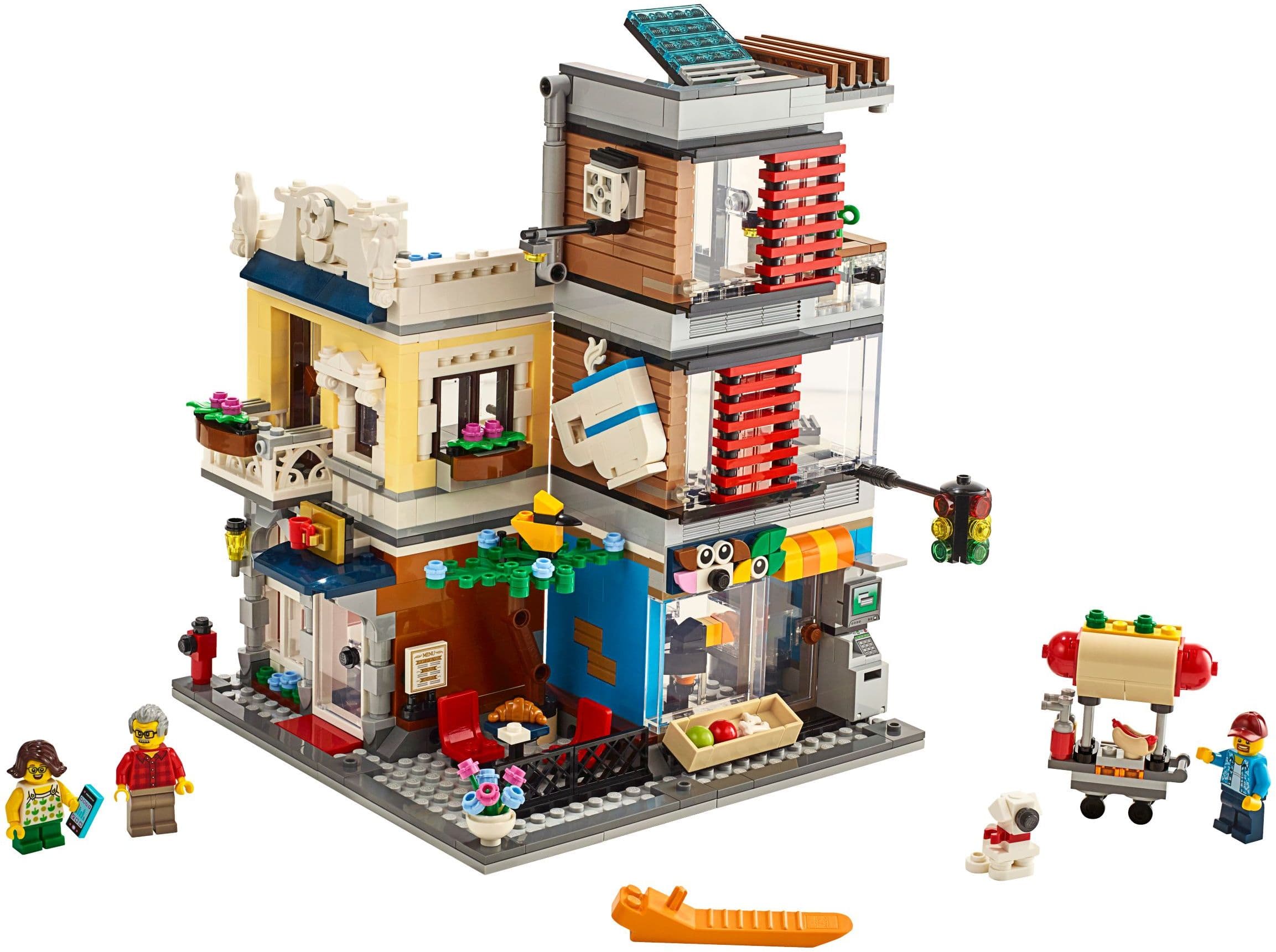 LEGO sættet Townhouse Pet Shop & Café