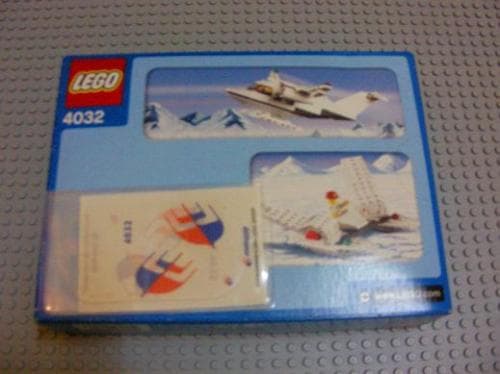 LEGO sættet Passenger Plane - Malaysian Air Version