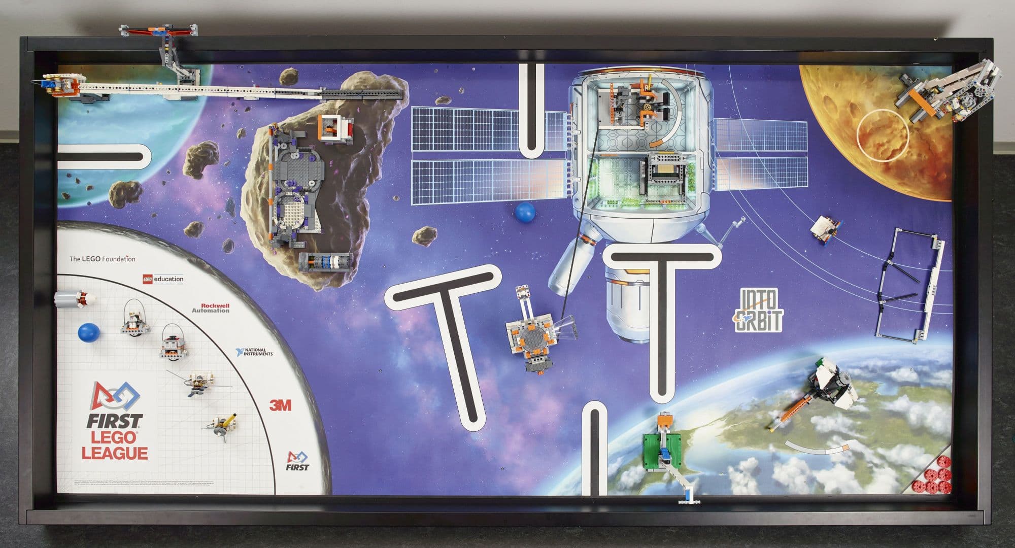 LEGO sættet INTO ORBIT Challenge Kit