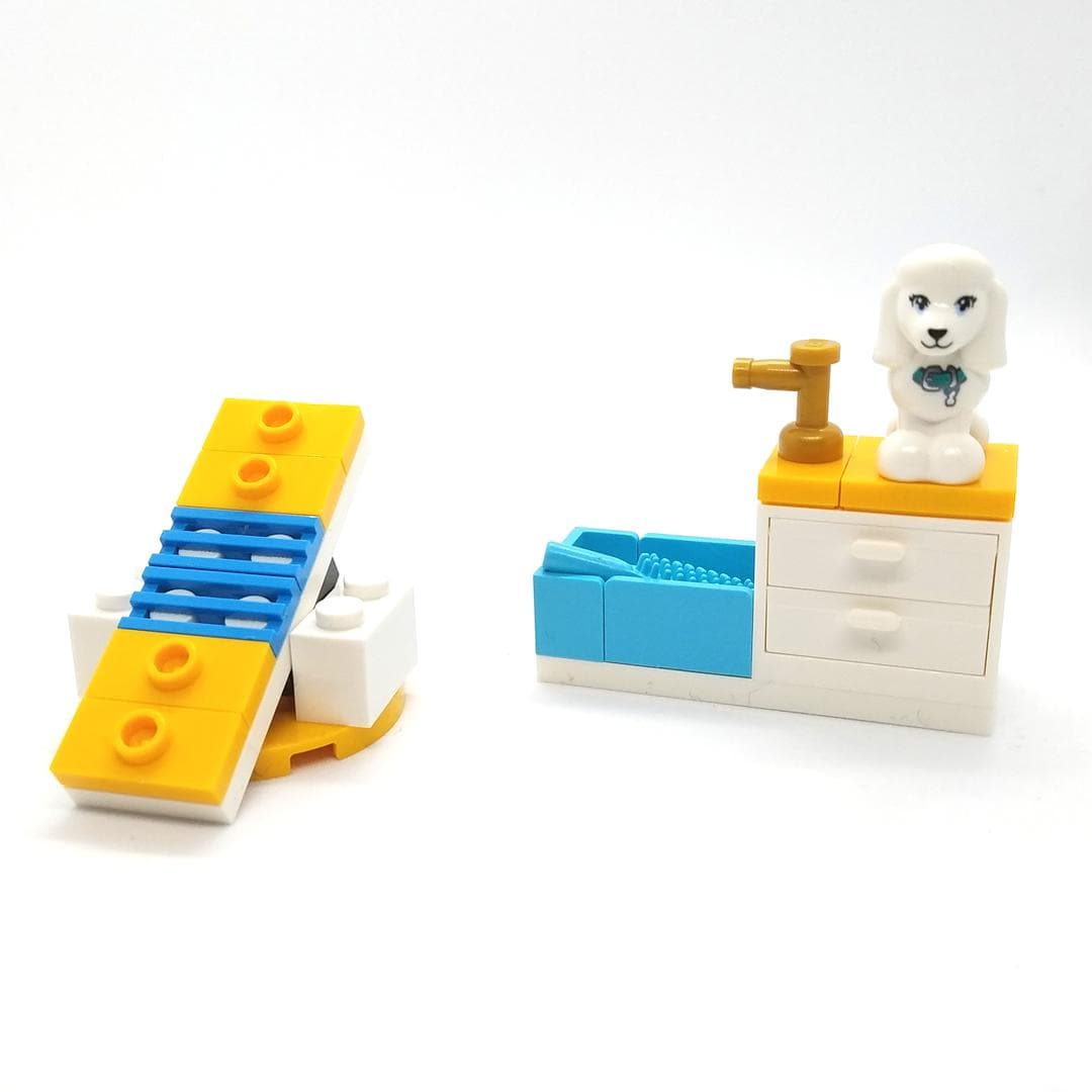 LEGO sættet Poodle Puppy at the Dog Groomer
