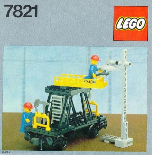 LEGO sættet Overhead Gantry and Lighting Maintenance Wagon