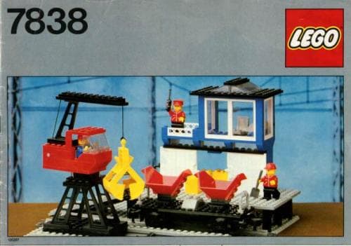 LEGO sættet Freight Loading Depot with Wagon